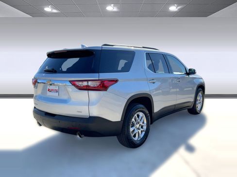 Used 2020 Chevrolet Traverse LT image 9