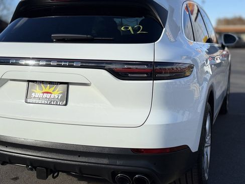 Used 2020 Porsche Cayenne AWD image 11