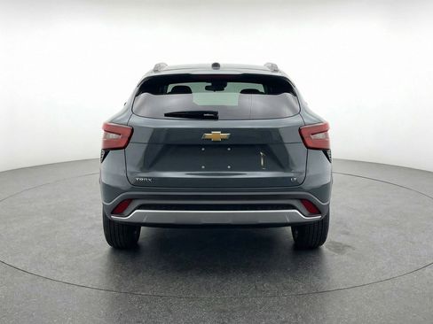 Used 2025 Chevrolet Trax LT w/ LT Convenience Package FWD image 7