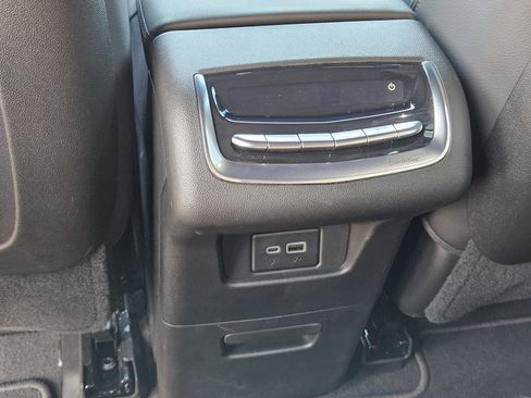 New 2025 Cadillac XT6 Luxury image 20