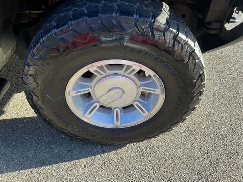 Used 2005 HUMMER H2 w/ Preferred Equipment Group AWD/4WD image 14