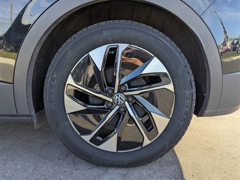 Used 2021 Volkswagen ID.4 Pro S image 16