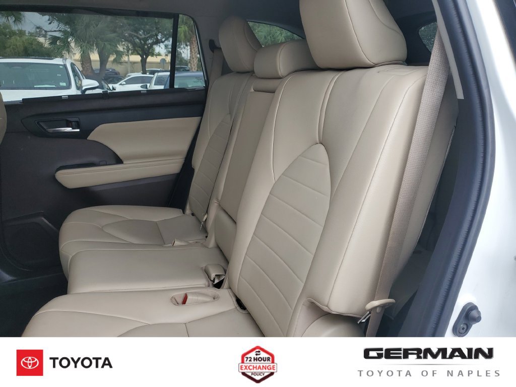 Used 2021 Toyota Highlander XLE FWD image 20