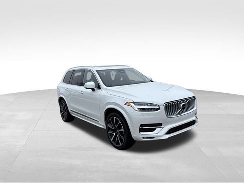 Certified 2024 Volvo XC90 B6 Ultimate w/ Protection Package Premier image 33