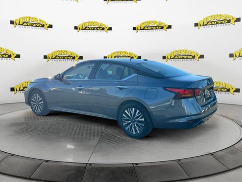 Used 2024 Nissan Altima 2.5 SV image 3