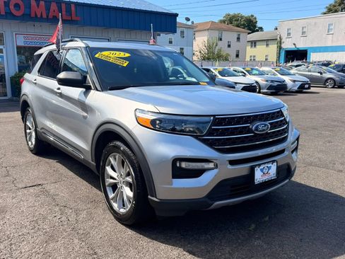 Used 2023 Ford Explorer XLT w/ Equipment Group 202A AWD/4WD image 2