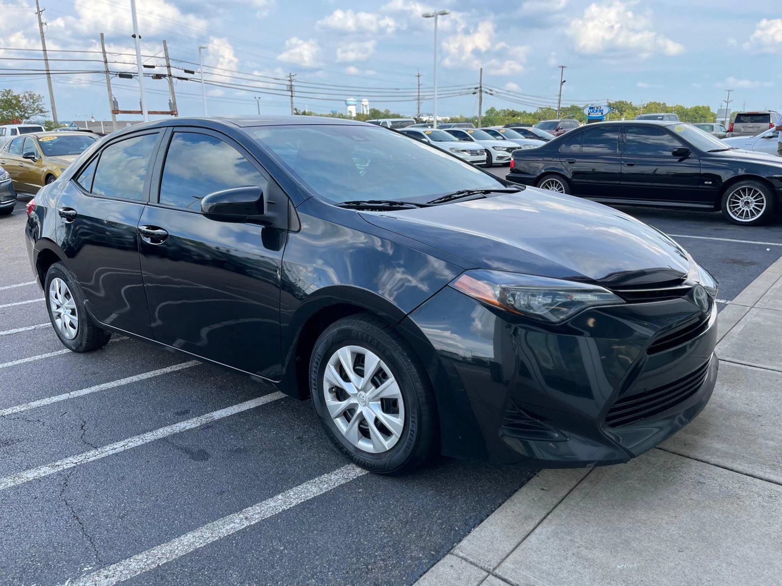 Used 2019 Toyota Corolla L FWD image 2