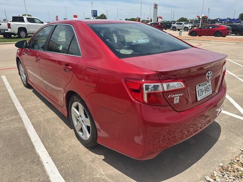 Used 2012 Toyota Camry SE FWD image 4