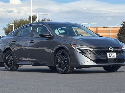 New 2027 Nissan Sentra SR w/ SR All Weather Package FWD image 2