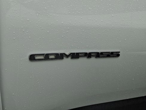 Used 2023 Jeep Compass Limited image 31