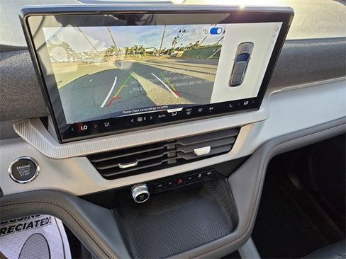 New 2026 Ford Explorer Active w/ Active Comfort Package image 10