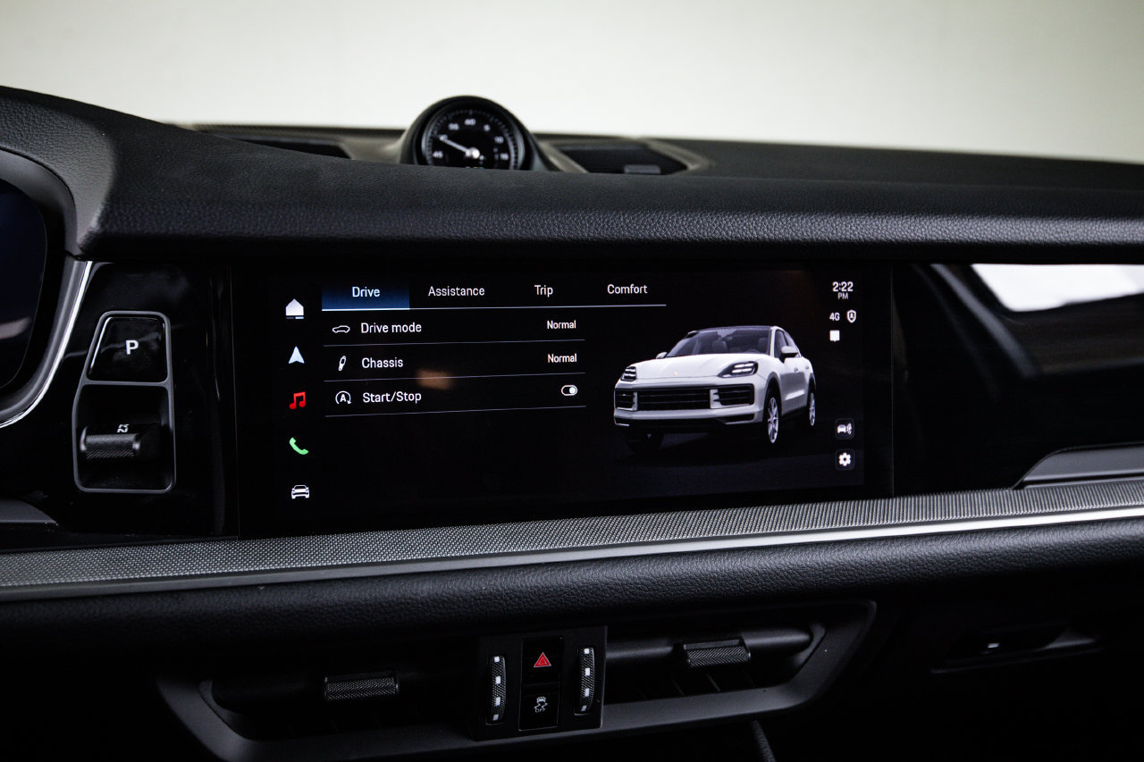 Certified 2026 Porsche Cayenne Coupe AWD/4WD image 18