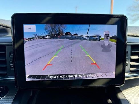 Certified 2020 Ford Explorer XLT w/ Equipment Group 202A image 18