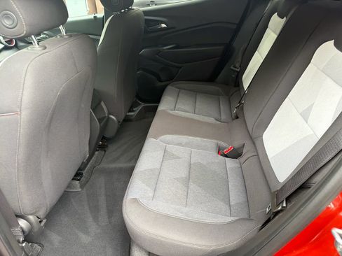 Certified 2024 Chevrolet Trax RS FWD image 17