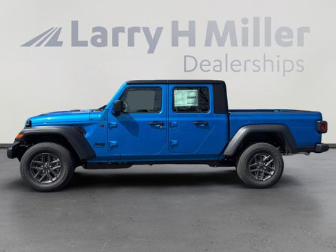 New 2026 Jeep Gladiator Sport AWD/4WD image 2