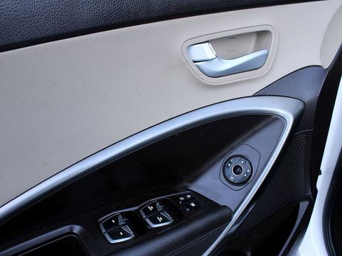 Used 2017 Hyundai Santa Fe Sport image 10