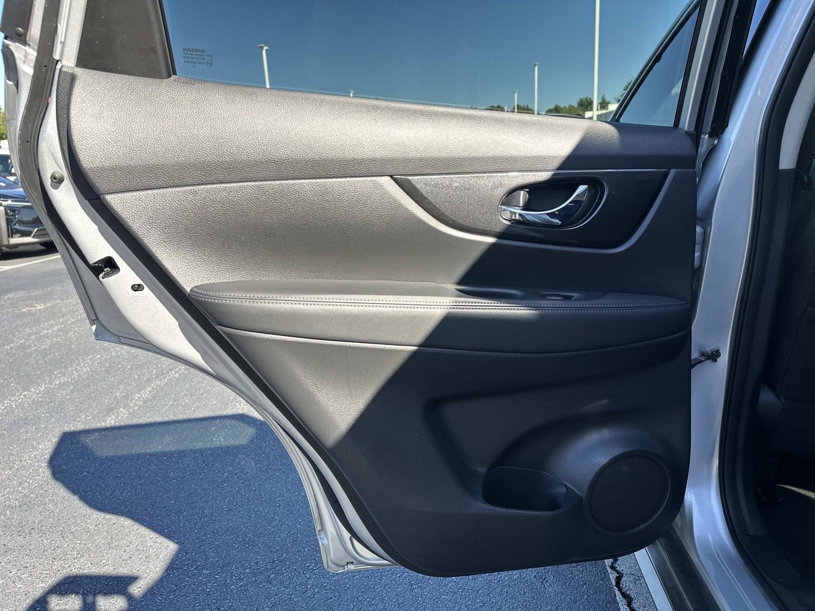 Used 2019 Nissan Rogue SV FWD image 11