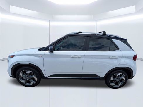 Certified 2024 Hyundai Venue Limited FWD image 7