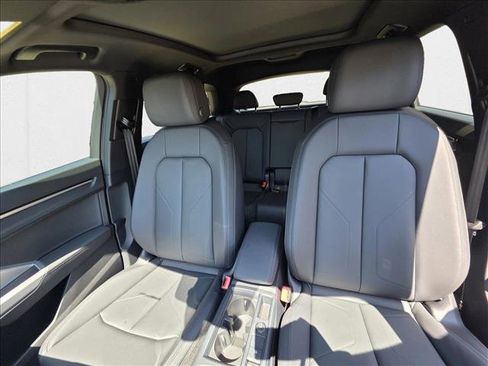 New 2025 Audi Q3 2.0T Premium image 16