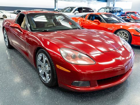Used 2008 Chevrolet Corvette Coupe w/ Preferred Equipment Group RWD image 3