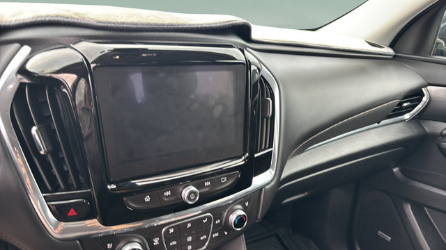 Used 2018 Chevrolet Traverse Premier w/ Driver Confidence II Package FWD image 25