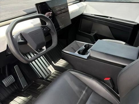 Used 2024 Tesla Cybertruck Cyberbeast AWD/4WD image 7