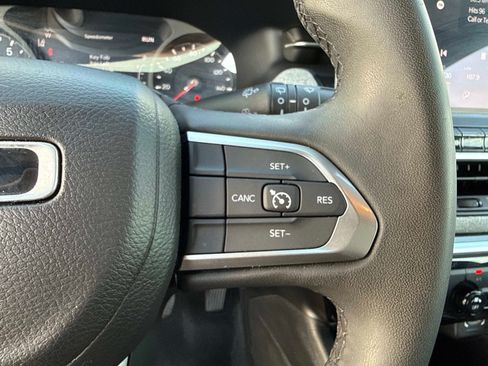 Used 2024 Jeep Compass Latitude AWD/4WD image 30