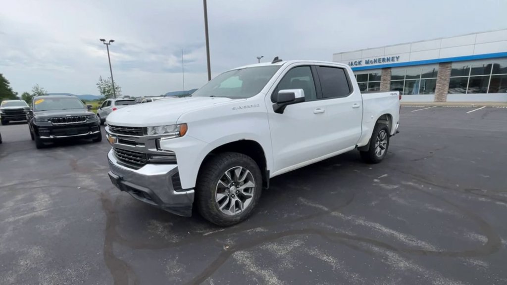 Used 2022 Chevrolet Silverado 1500 LT AWD/4WD image 4