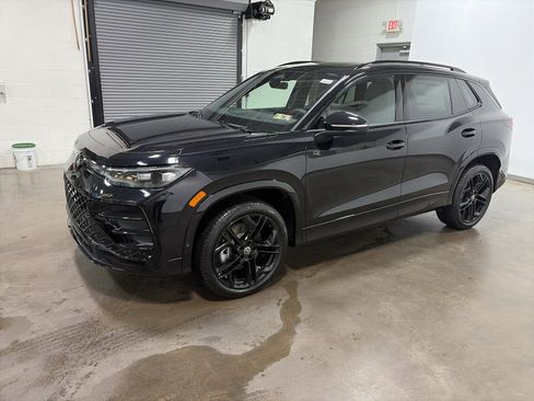 New 2026 Volkswagen Tiguan SE R-Line image 6