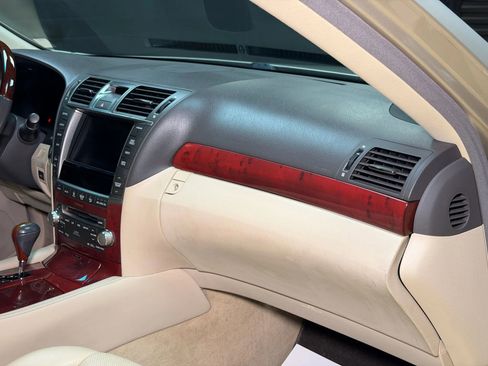 Used 2011 Lexus LS 460 image 46