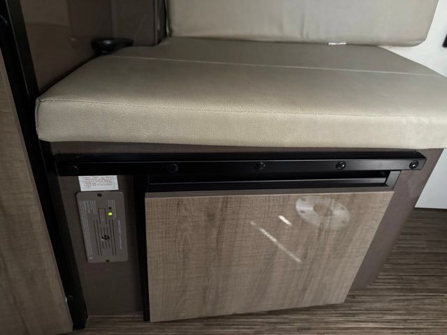 Used 2016 Mercedes-Benz Sprinter 3500 image 26