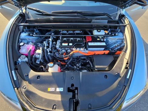 Used 2023 Lexus RZ 450e Premium image 33