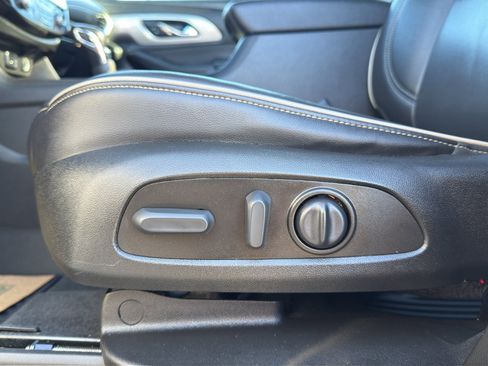 Used 2022 Chevrolet Traverse Premier w/ Redline Edition image 16