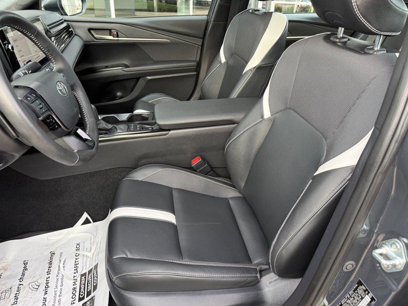 Used 2025 Toyota Camry SE w/ Multimedia Upgrade Package FWD image 16