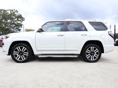 Used 2017 Toyota 4Runner Limited AWD/4WD image 3