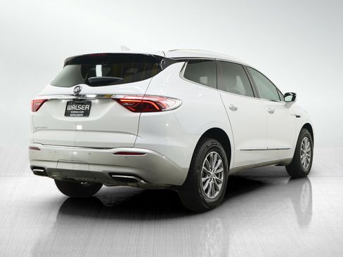 Used 2023 Buick Enclave Essence w/ Sound and Sites Package AWD/4WD image 5