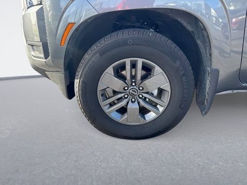 Certified 2025 Nissan Frontier SV RWD image 12