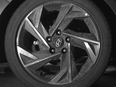 Used 2025 Hyundai Elantra Limited FWD image 15