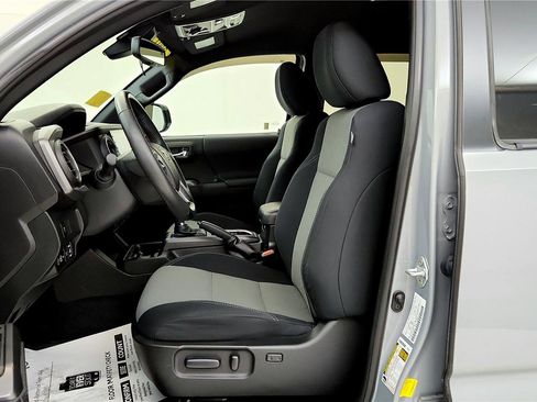 Certified 2021 Toyota Tacoma TRD Off-Road image 24