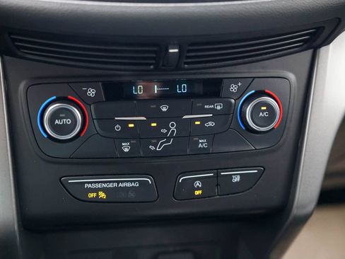 Used 2017 Ford Escape SE AWD/4WD image 24
