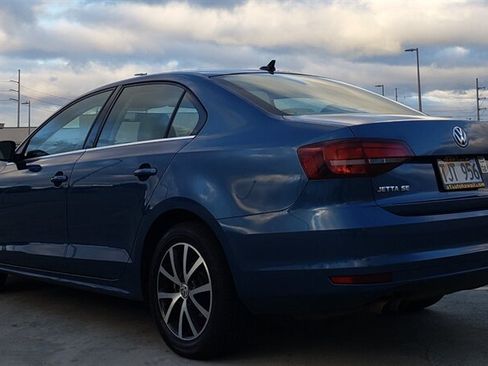 Used 2018 Volkswagen Jetta SE FWD image 3