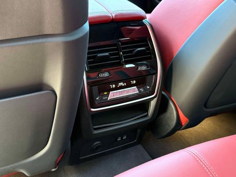 Used 2025 BMW X5 M Competition w/ Executive Package image 30