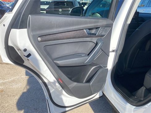 Used 2020 Audi Q5 2.0T Premium w/ Convenience Package image 15