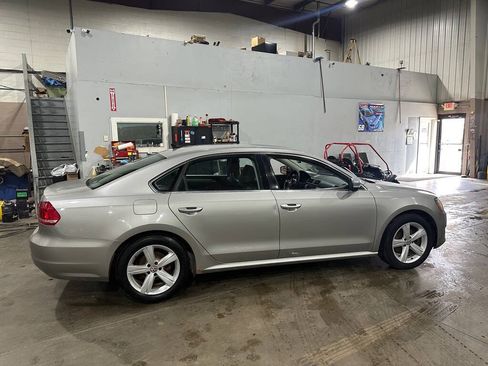 Used 2013 Volkswagen Passat TDI SE FWD image 5