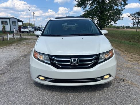 Used 2017 Honda Odyssey Touring image 2
