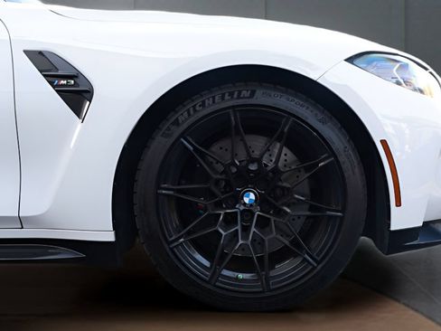 Used 2022 BMW M3 w/ Executive Package RWD image 3