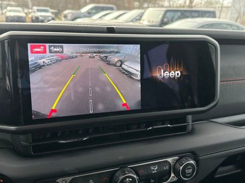 Used 2024 Jeep Wrangler Unlimited Rubicon image 28