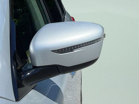 Used 2020 Nissan Pathfinder S FWD image 27