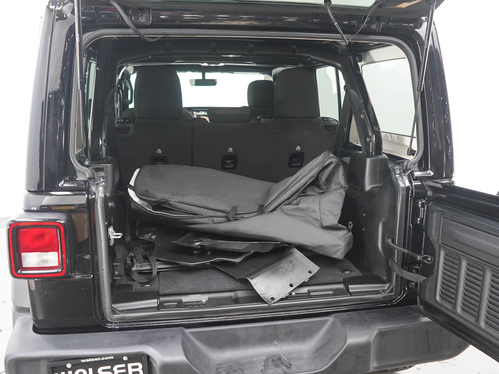 Used 2023 Jeep Wrangler Unlimited Sport AWD/4WD image 16