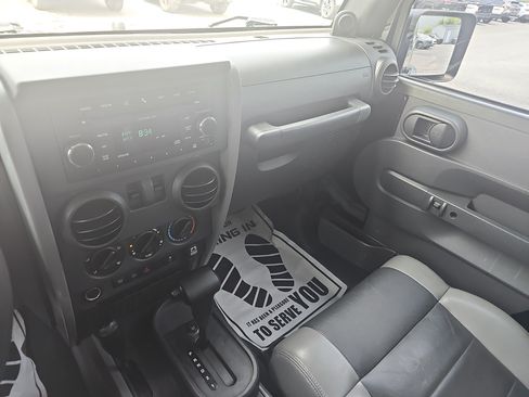 Used 2010 Jeep Wrangler Rubicon w/ Dual Top Group AWD/4WD image 22